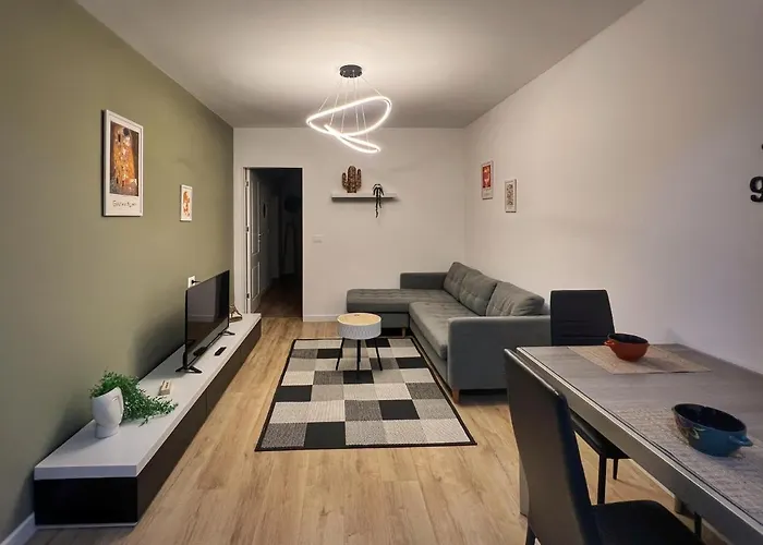 New Bazaar Cane 3 Tirana